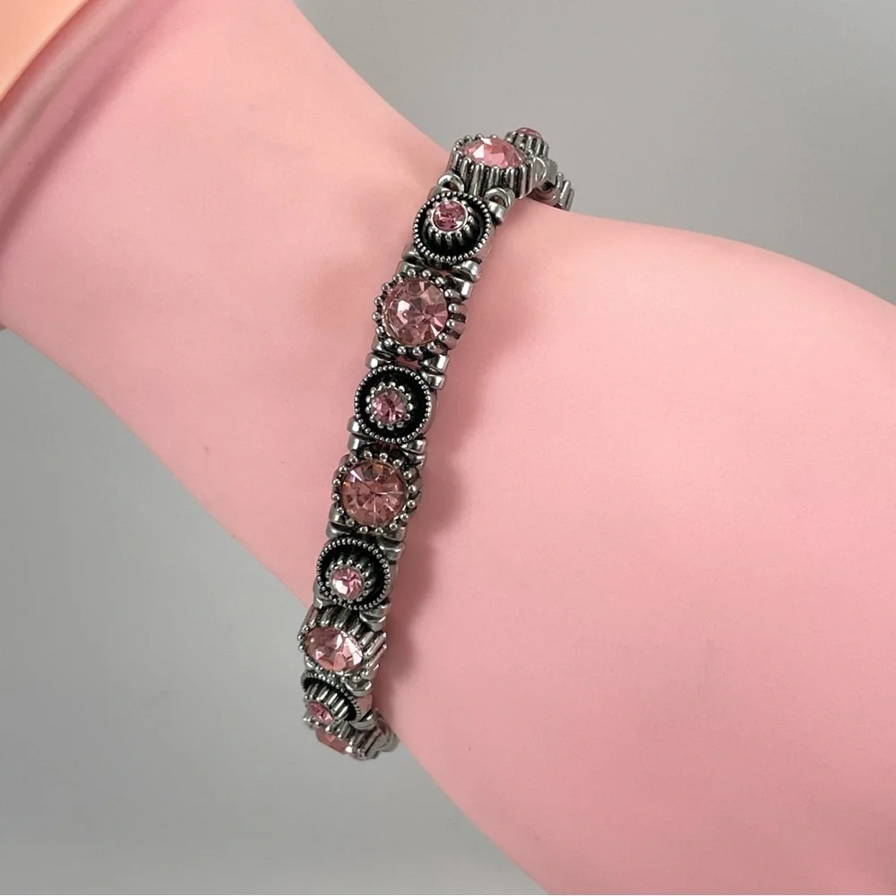 Stunning Unsigned Silver Tone Pink Glass Crystal Rhinestone Stretch Bracelet